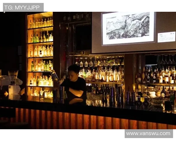 足球巨星与好友畅饮夜晚酒吧时刻曝光展现不为人知的一面